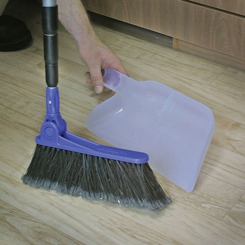 CAMCO ADJUSTABLE BROOM W/CLIP ON DUST PAN. 43623